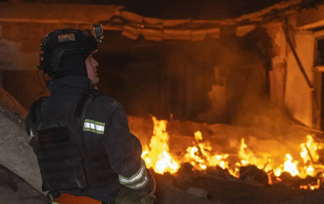 Нічна атака РФ на Суми: частково зруйновано будівлю навчального закладу (фото)