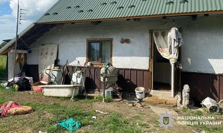 На Буковині жінка під час п'яної суперечки встромила чоловіку ножа у живіт: він помер