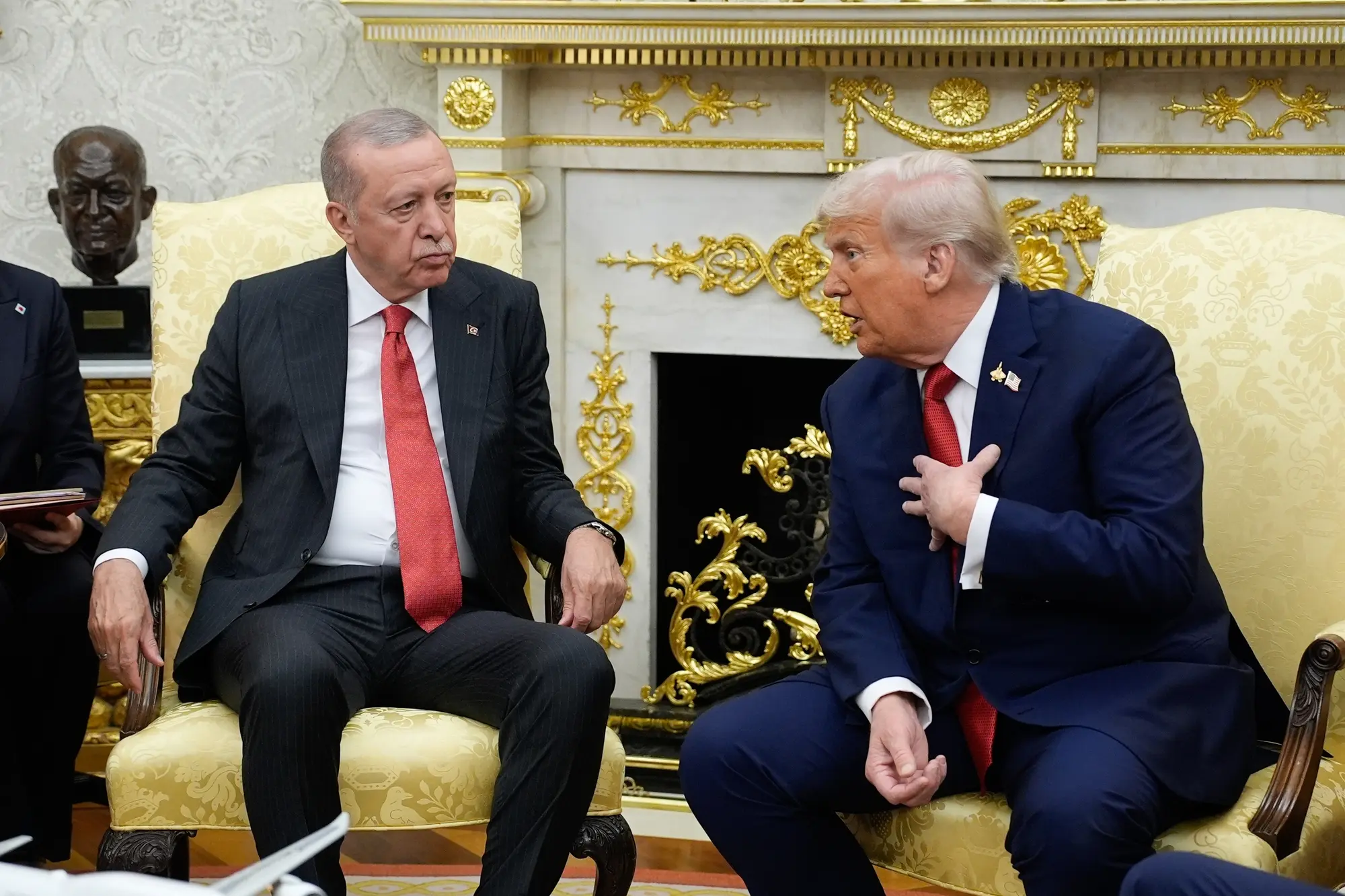 Трамп хочет, чтобы Эрдоган прекратил покупать нефть у РФ, пока та атакует Украину