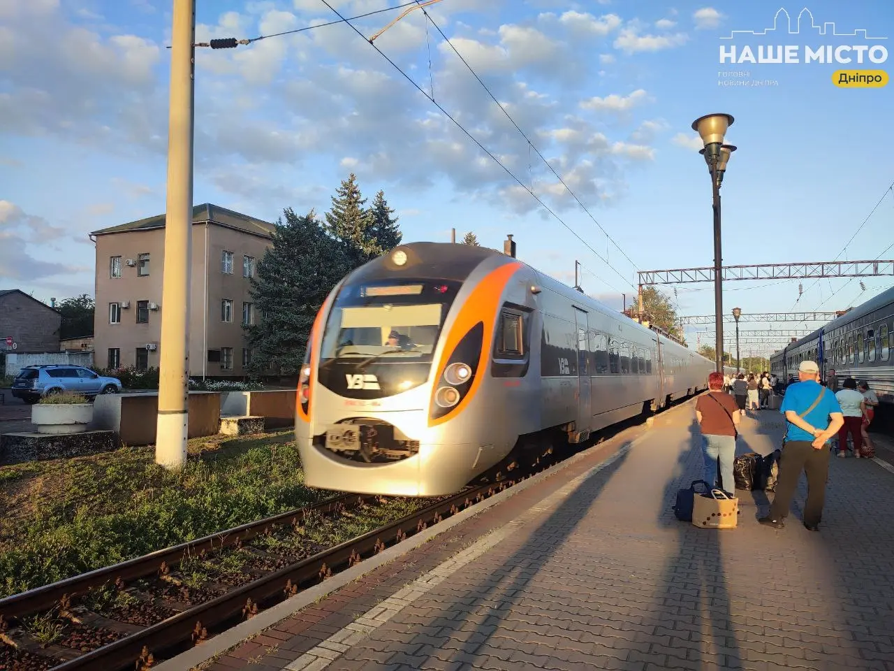 Через масований ракетний обстріл затримуються 37 поїздів, частина з яких курсує через Дніпро