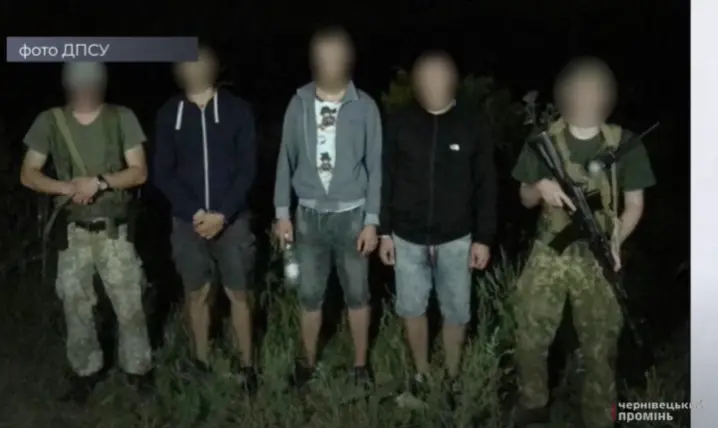 Нічна втеча до Молдови: прикордонники викрили трьох чоловіків, які намагались покинути Україну