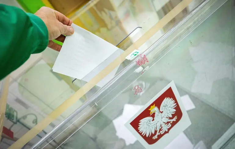У Польщі почався вирішальний другий тур виборів президента