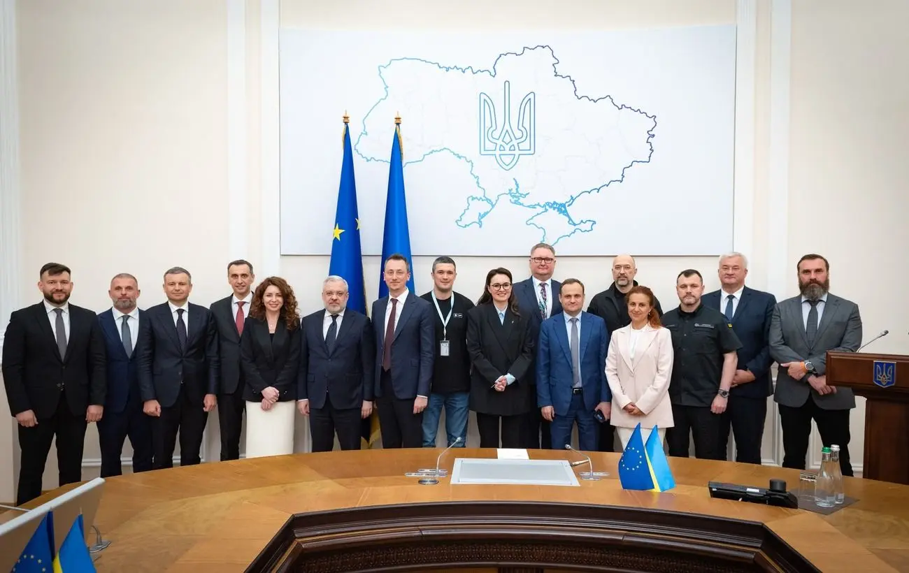 Оновлений Кабмін провів перше засідання: Свириденко розкрила деталі