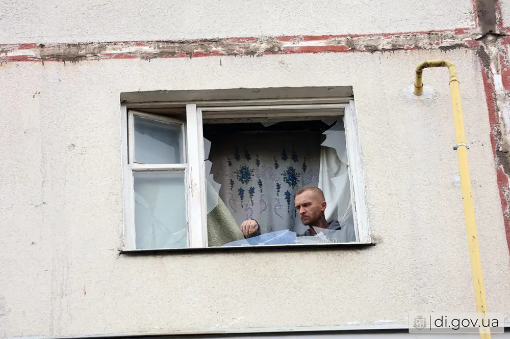 Російська «молнія» вдарила по житловому району в Дергачах на Харківщині (фото)