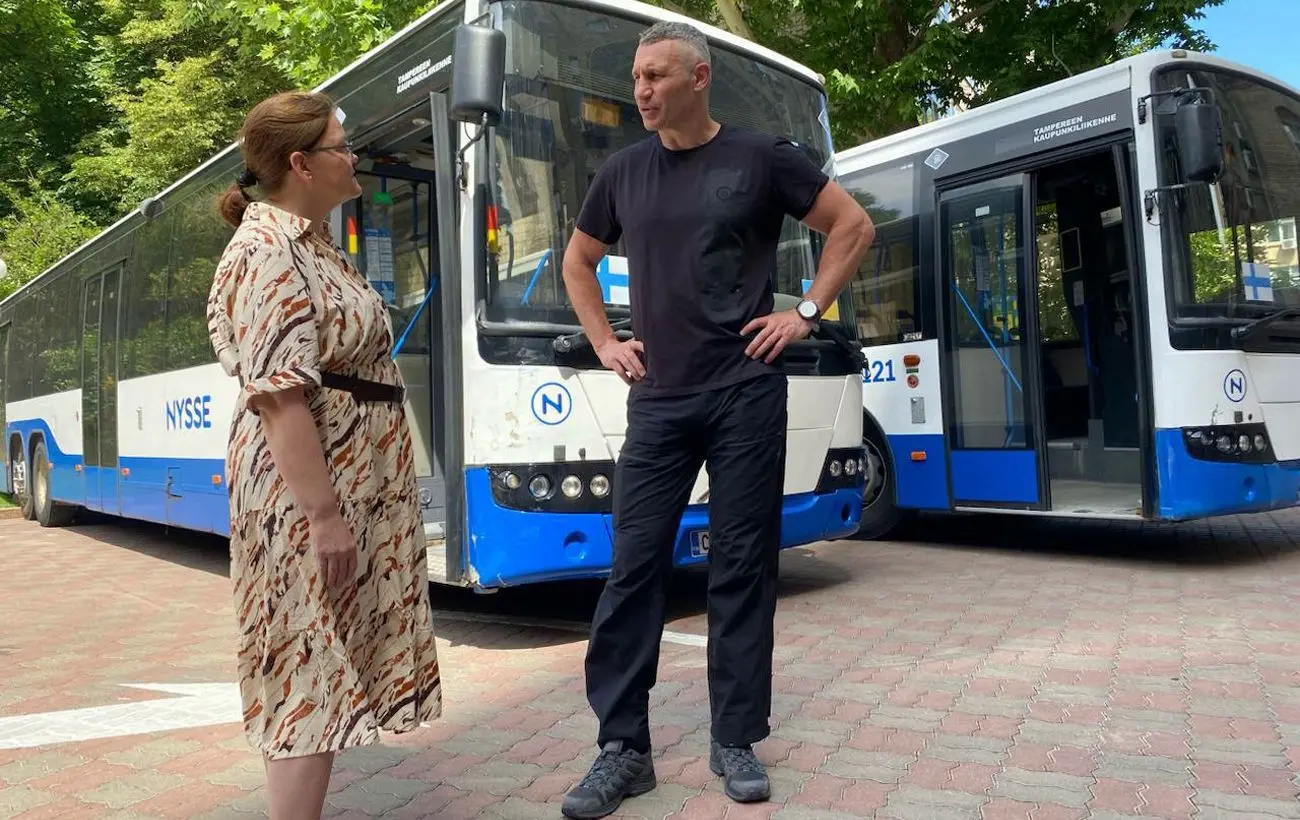 Гуманітарна допомога від Тампере: Київ отримав пасажирські автобуси