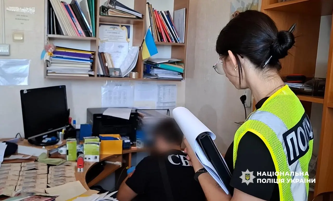 На Одещині затримали посадовицю Білгород-Дністровської міської ради за отримання хабаря