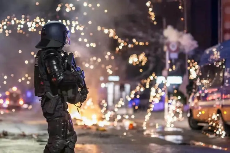 У швейцарській Лозанні – заворушення після смерті підлітка, що тікав від поліції