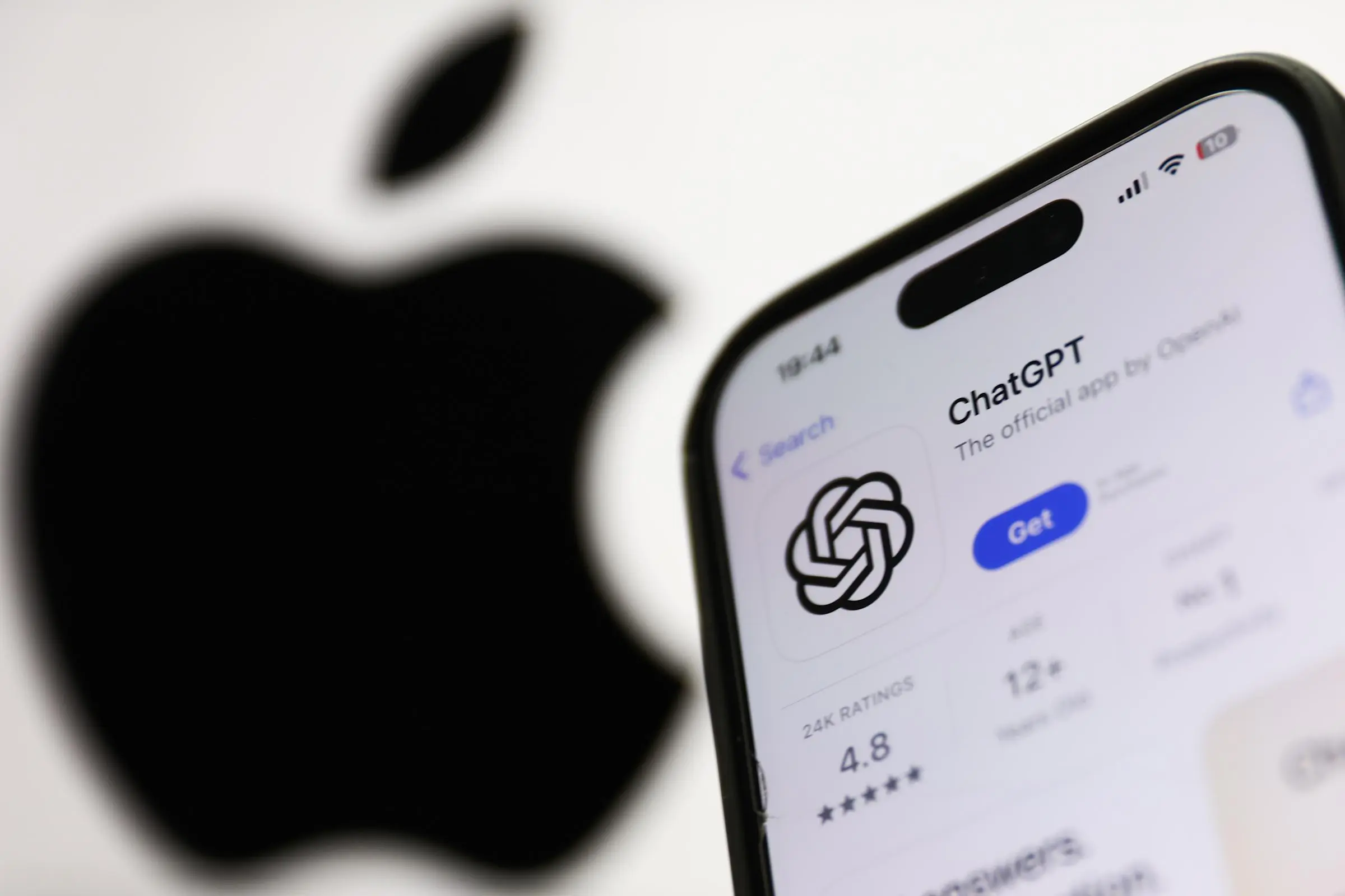 Apple відкинула звинувачення Ілона Маска щодо упередженості в App