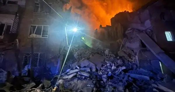 Росіяни масовано атакували Київ дронами та ракетами, є загиблі та постраждалі