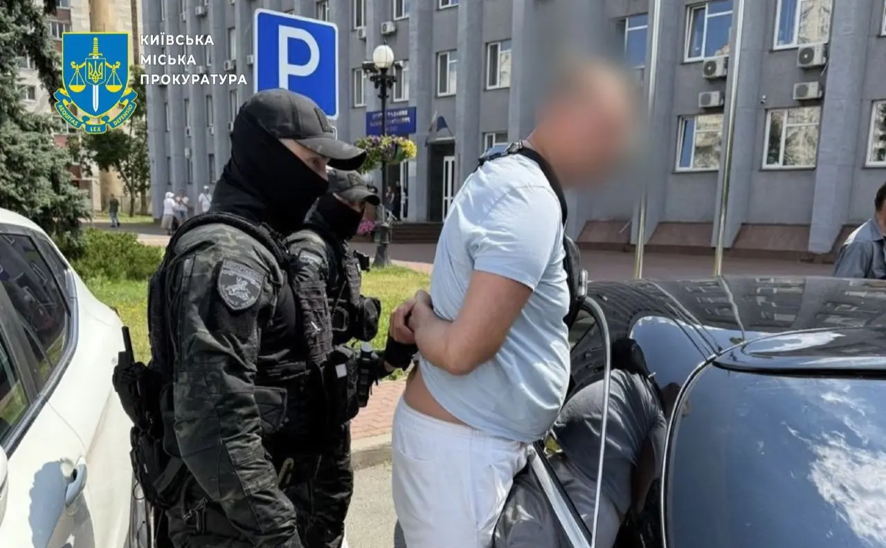 У Києві викрили чоловіка, який за $15 тисяч «оформлював» інвалідність для виїзду за кордон