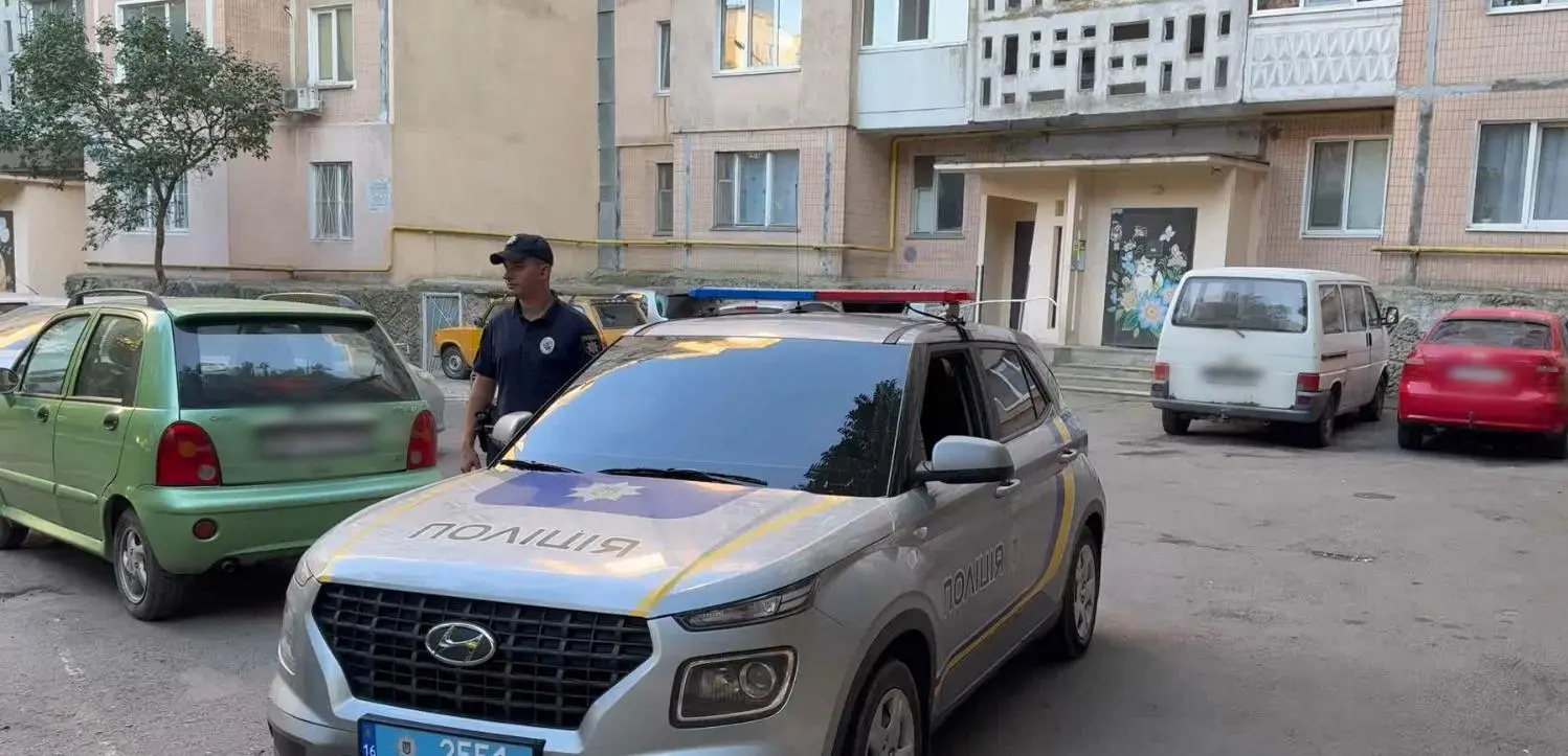 У Південному поліцейські затримали чоловіка за підозрою у вбивстві знайомого