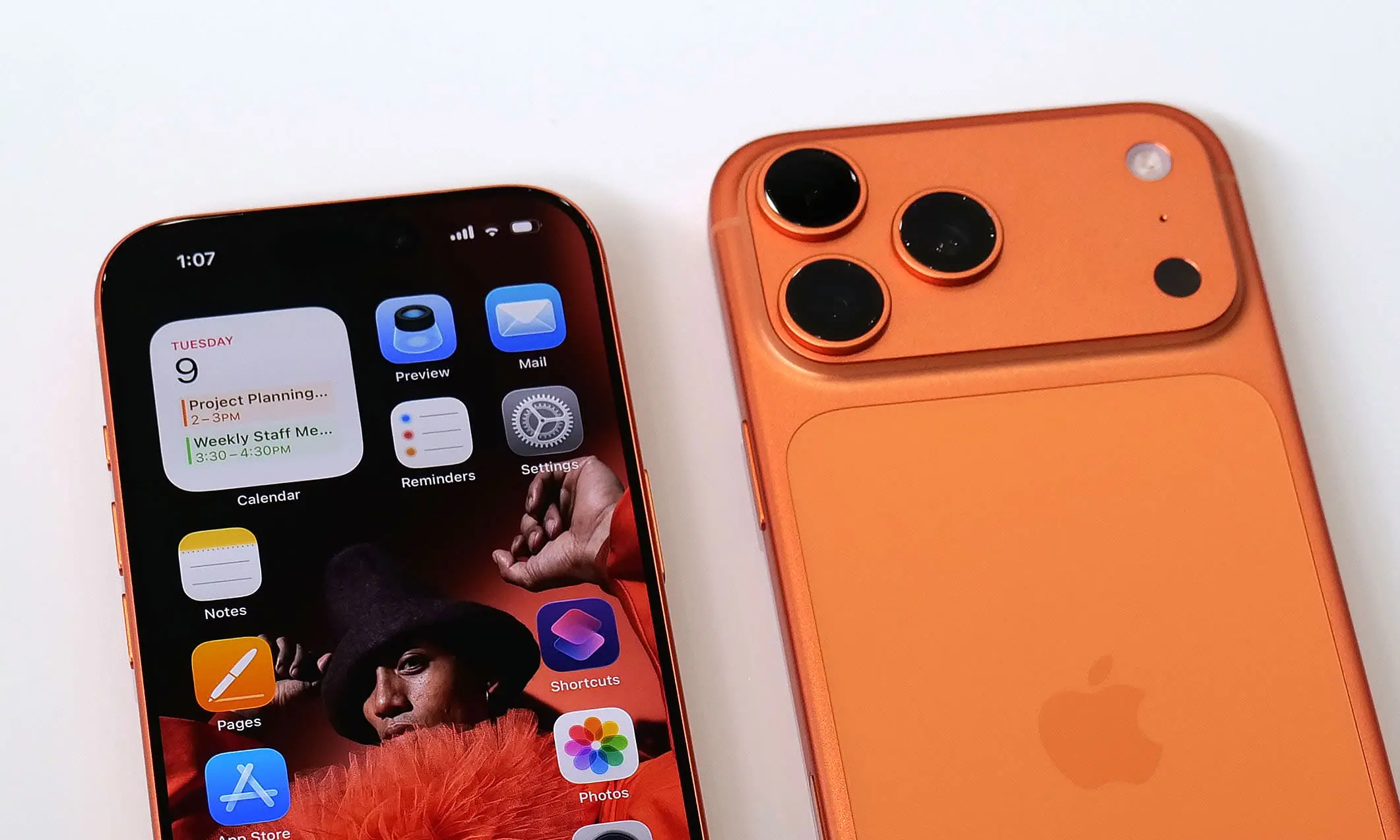 iPhone 17 дає робити групові знімки не повертаючи телефон