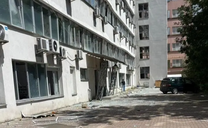 Від російського удару вдруге постраждав офіс Єврейської конфедерації України в Києві