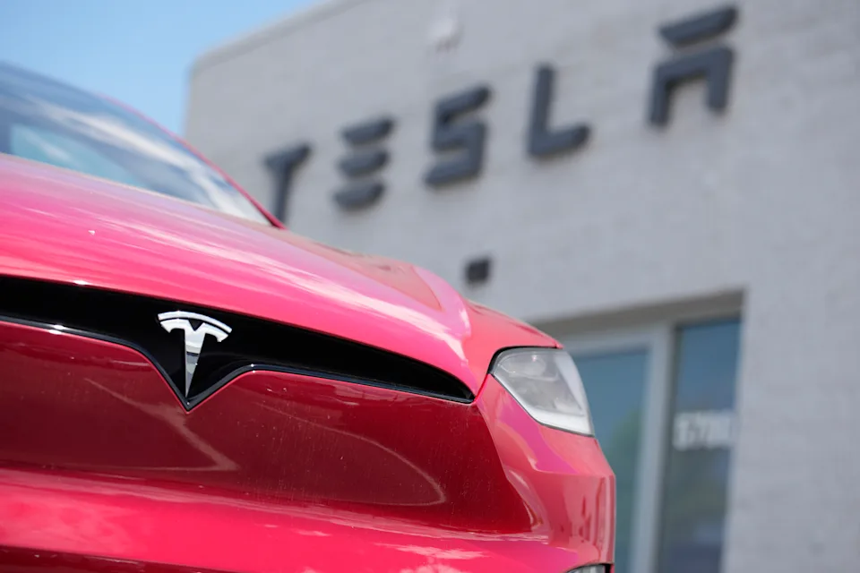 Tesla намагається запобігти оприлюдненню даних про аварії