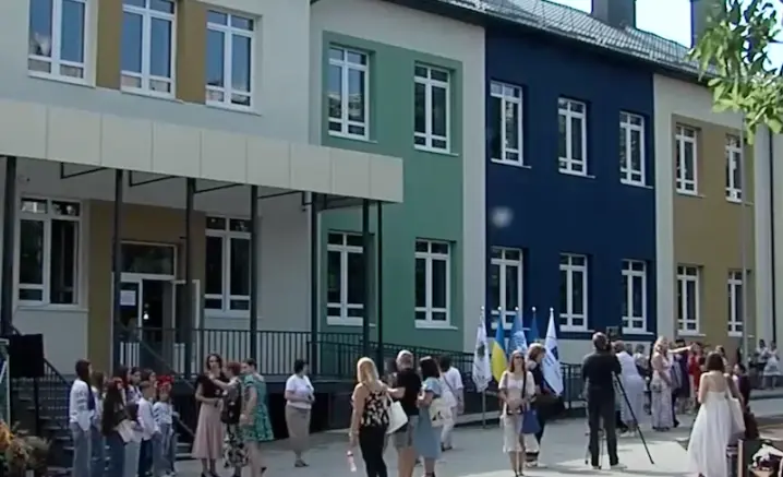 У Чернівцях відремонтували гімназію за 42 мільйони гривень