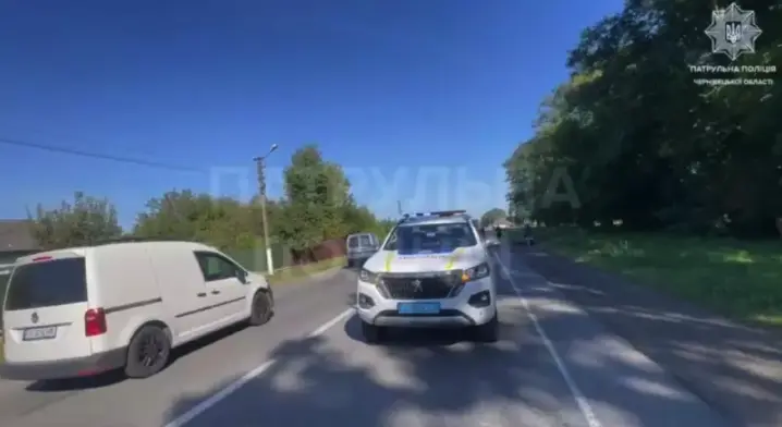 На Буковині сталася ДТП біля Дубівців: травмувалися люди