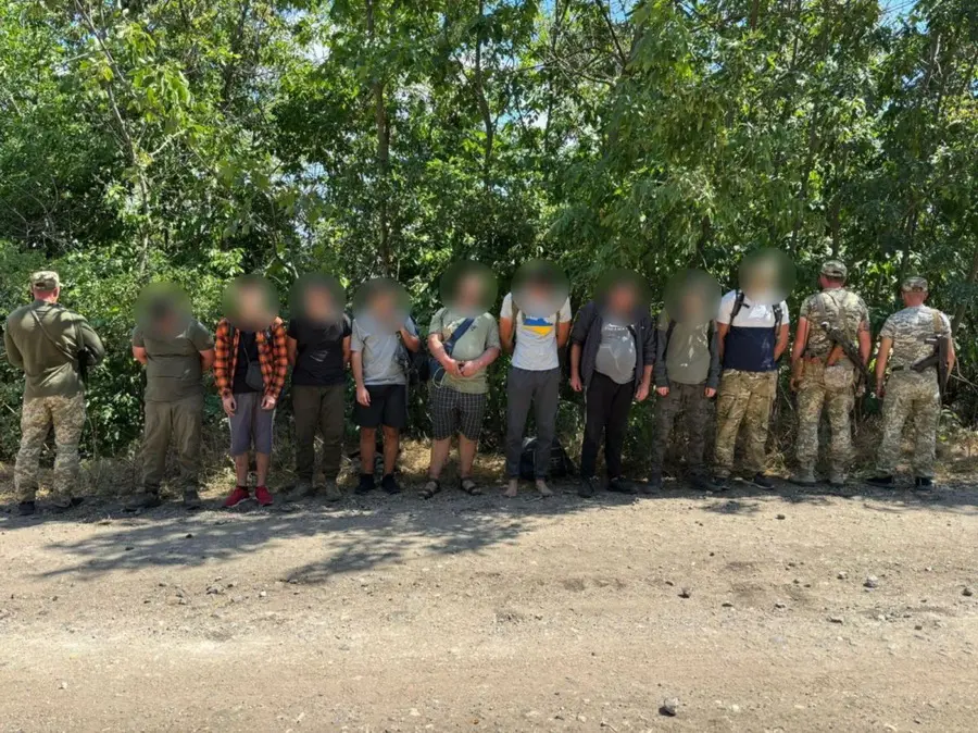 Три дні пішки йшли до Молдови: прикордонники затримали чоловіків, серед яких вінничанин