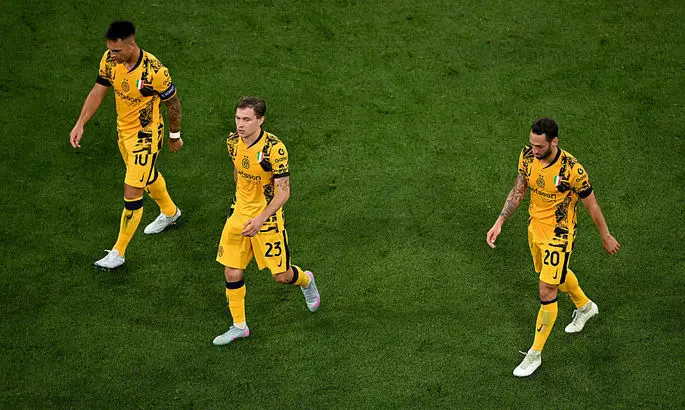 Pazza Inter и эра насмешек возвращаются? Резонансная ссора между игроками Интера многоe объясняет
