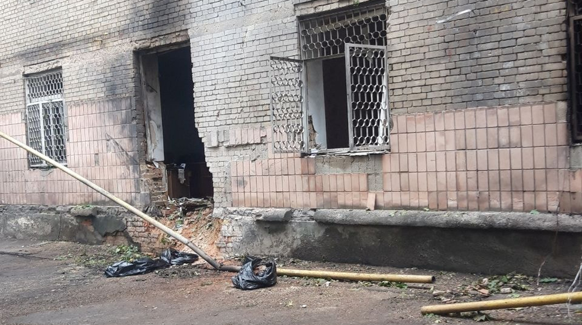 Уламки російського БпЛА пошкодили гуртожитки столичних вишів: що відомо про постраждалих