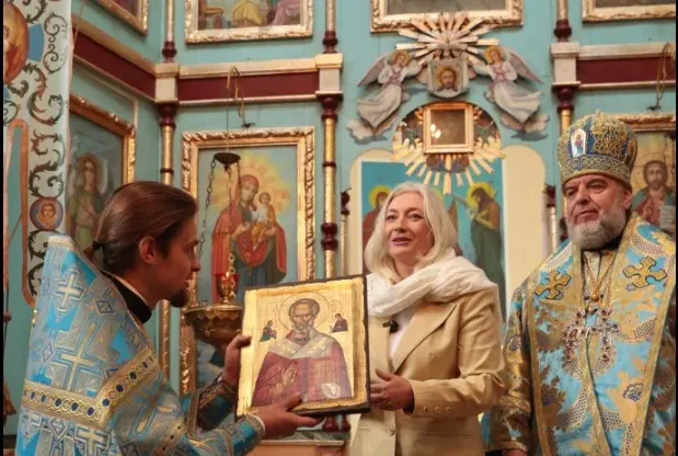 На Вінниччині до 120-річчя храму передали ікону Святого Миколая з Італії