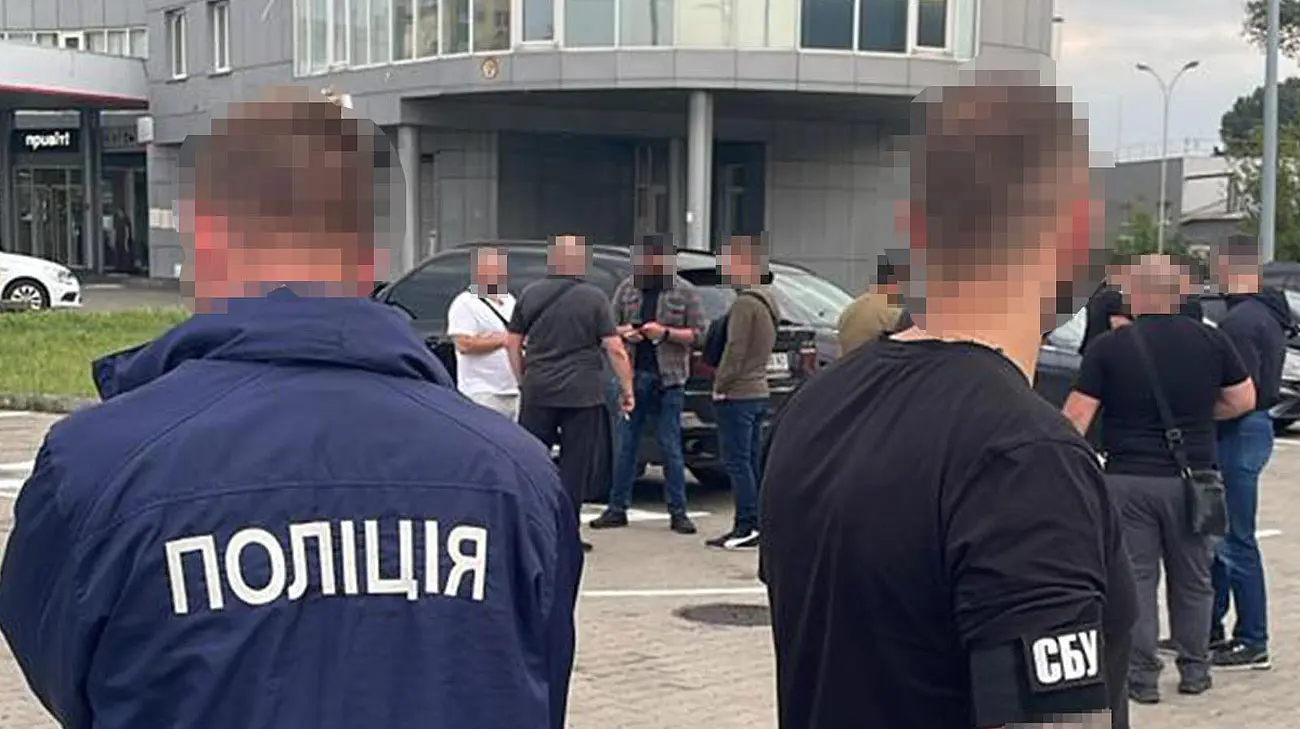 У Деснянському районі Києва СБУ і поліція можуть зупиняти авто і перевіряти документи громадян