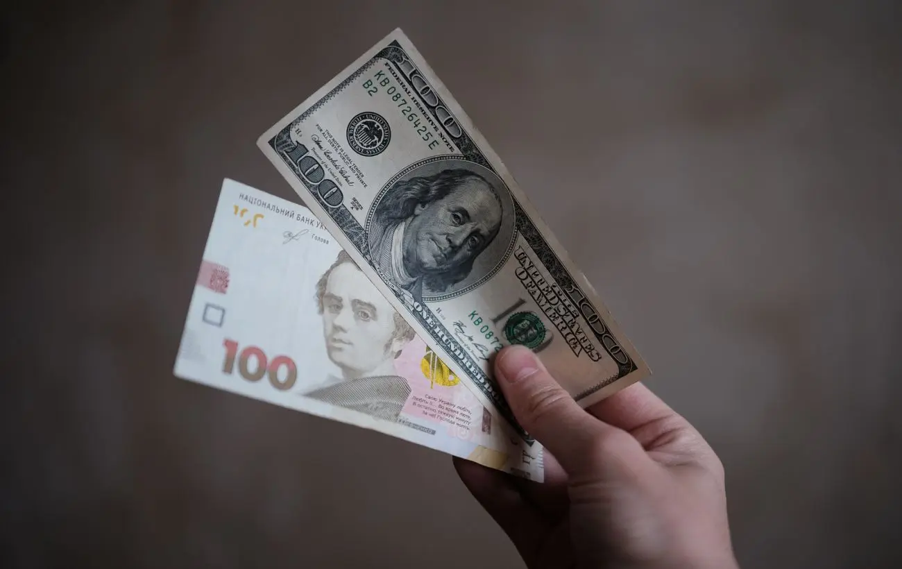 НБУ назвав умову для значного падіння гривні