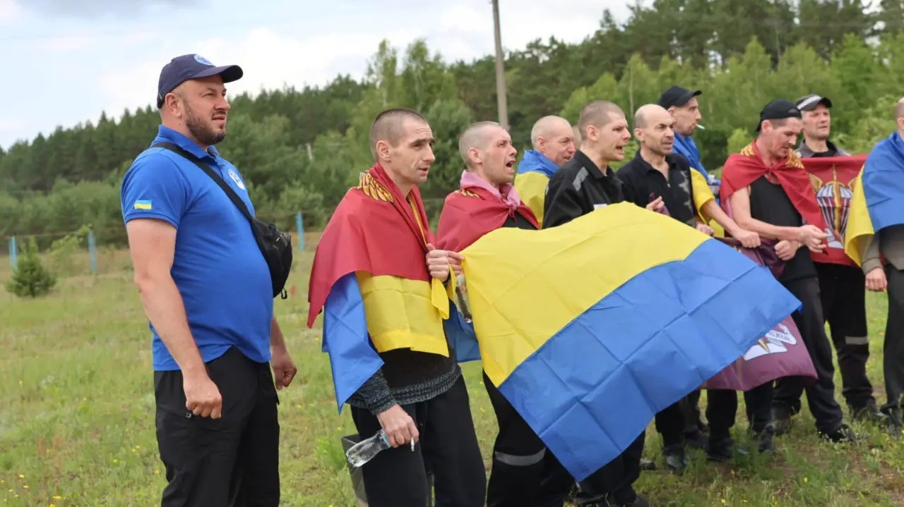 З російського полону сьогодні повернулася ще одна група важкопоранених і тяжкохворих Захисників