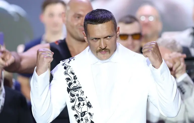 Усик звернувся до Дюбуа перед реваншем
