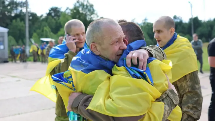Україна повернула ще одну групу військових: оборонців Маріуполя та ЧАЕС