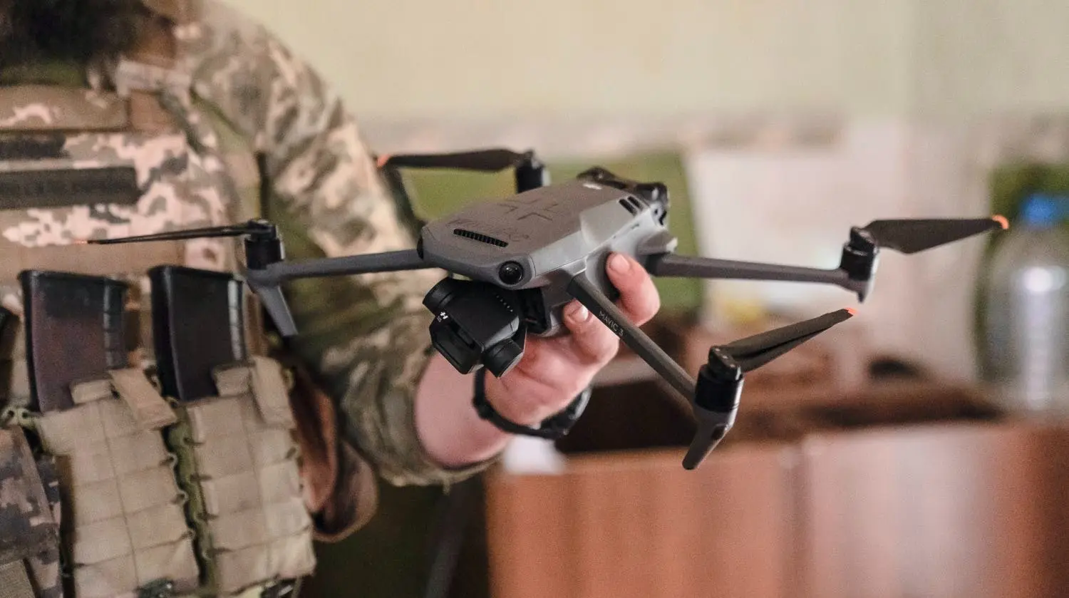 Кінець епохи DJI Mavic 3. Як військові житимуть без головного китайського дрона та де українські аналоги?