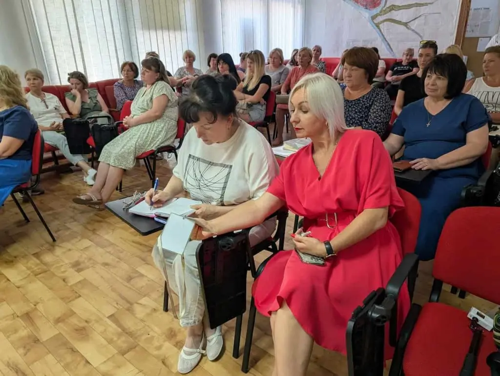 У Вилковому озброєні особи зірвали громадські слухання: екологи заявляють про напад