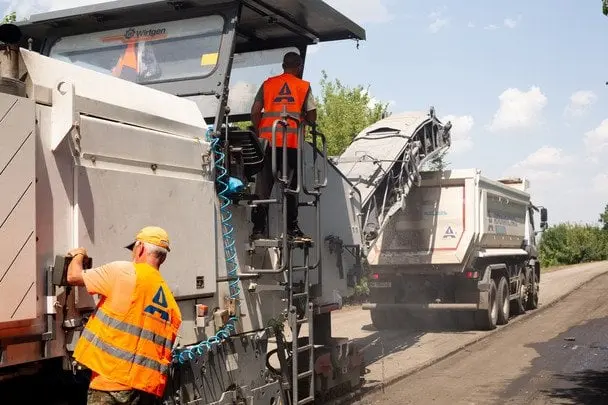Компанія «Автомагістраль-Південь» відновить основні шляхи забезпечення українських військ на Дніпропетровщині