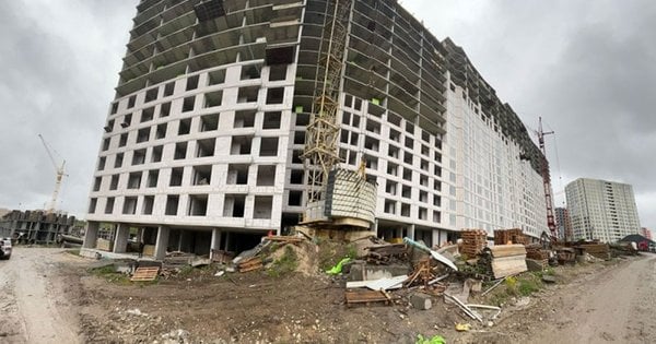 У Тернополі чоловік випав з недобудованої багатоповерхівки і загинув