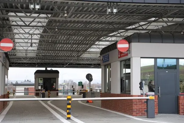На українсько-польському кордоні тимчасово обмежать пропуск автобусів