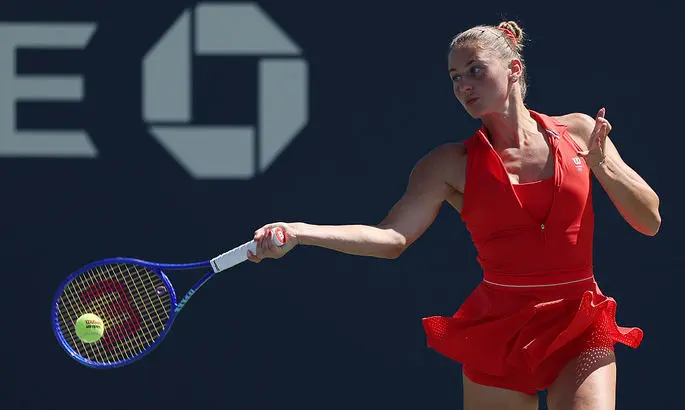 Костюк в тяжелом матче побеждает Парри и выходит в 1/8 финала US Open-2025