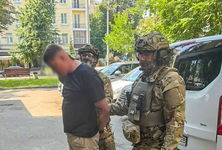 НАБУ та САП викрили корупційну схему на закупівлі дронів та засобів РЕБ