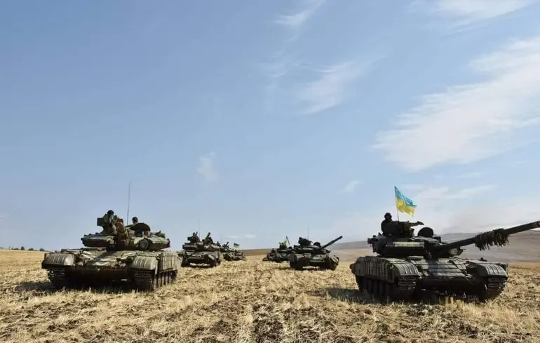Трьом колишнім міністрам оборони повідомили про підозру - вони звинувачуються у державній зраді