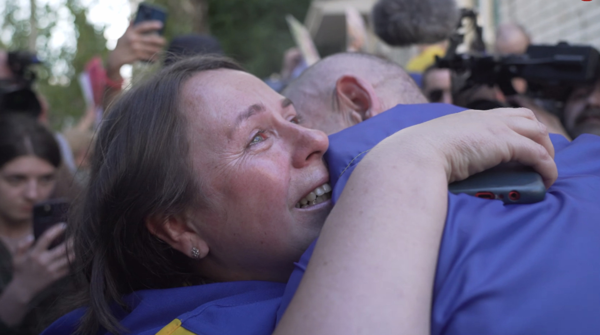 "Нас тримала надія повернутись додому": історії захисників, звільнених у перший день великого обміну