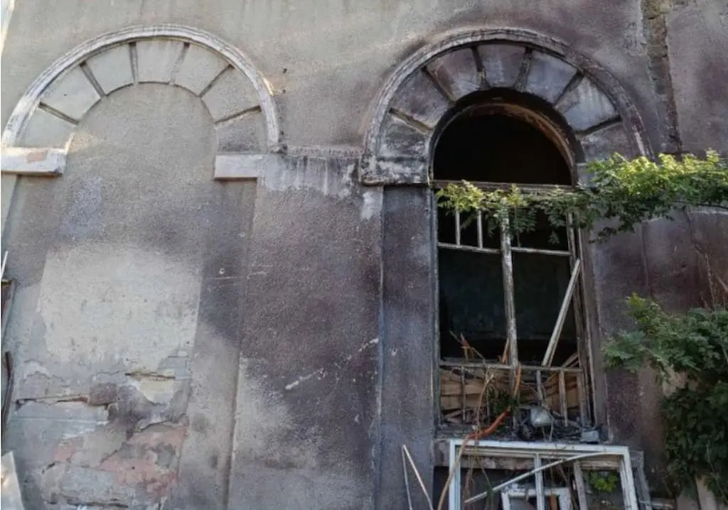 В Одесі внаслідок нічної атаки постраждала синагога (фото)