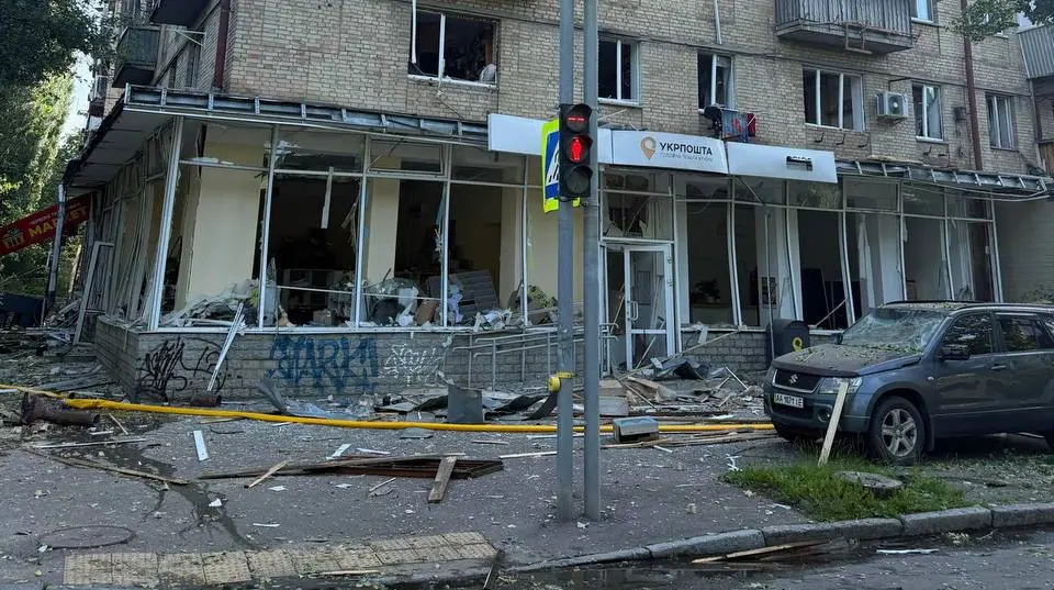 Внаслідок ворожої атаки "Укрпошта" втратила два відділення в Києві