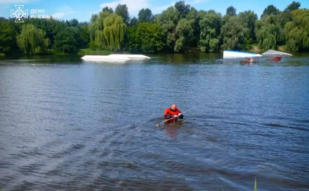 Учора з київських водойм рятувальники дістали двох потопельників