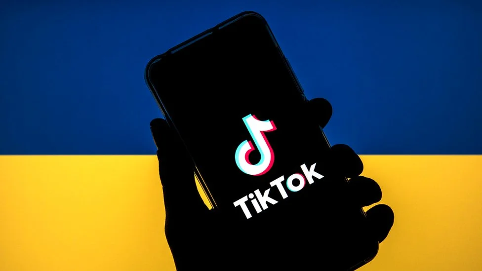 Як змінити мову в TikTok: повний гід для смартфона, ПК та рекомендаційного контенту
