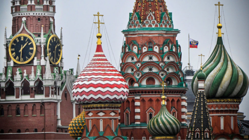 Уряд РФ різко скорочує витрати після обвалу нафтогазових доходів: що пускають "під ніж"