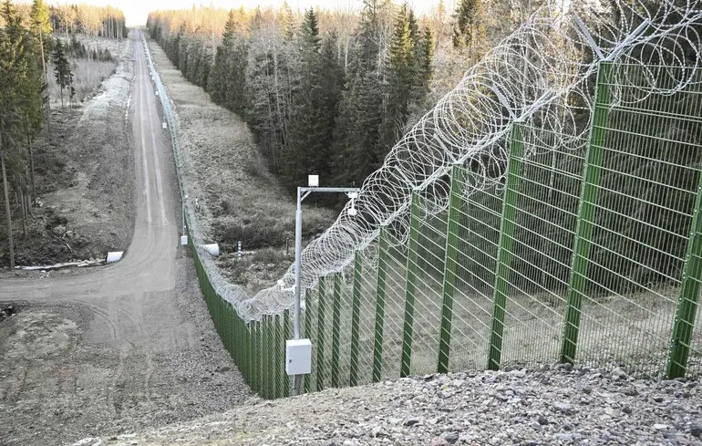 Фінляндія “готується до найгіршого”, поки Росія нарощує військову присутність біля кордону