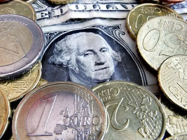 Курс валют на 16 липня: скільки коштуватимуть долар, євро і злотий