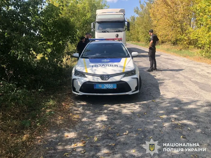 Водій вантажівки на Вінниччині намагався відкупитись від перевірки держслужбовця