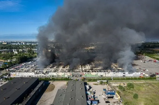 Пожежу в ТЦ Варшави організували на замовлення РФ: поліція викрила організатора
