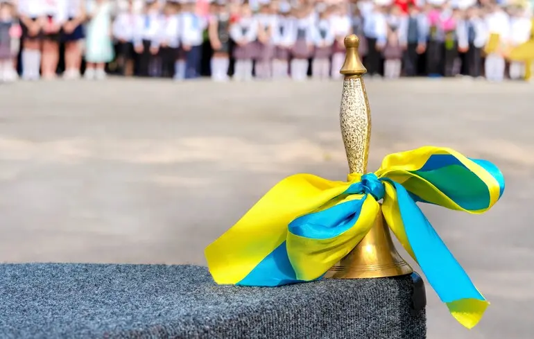 Последний звонок в школах: когда прозвучит в 2025 году