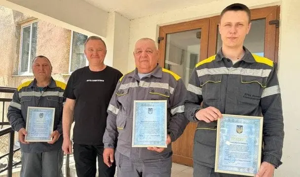Енергетики компанії ДТЕК отримали нагороди від Міністерства енергетики України за повернення світла у Херсоні.