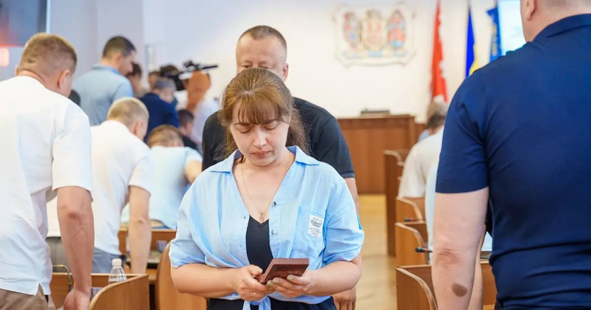 У Вінниці відзнаку «За мужність та відвагу» передали родині загиблого захисника Дениса Бадіки